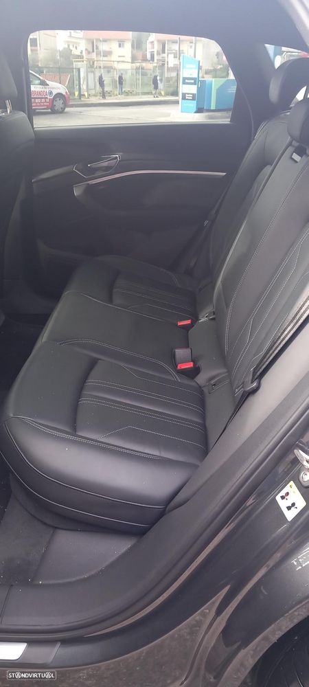 Audi Q4 e-tron 55 quattro 82 kWh - 10