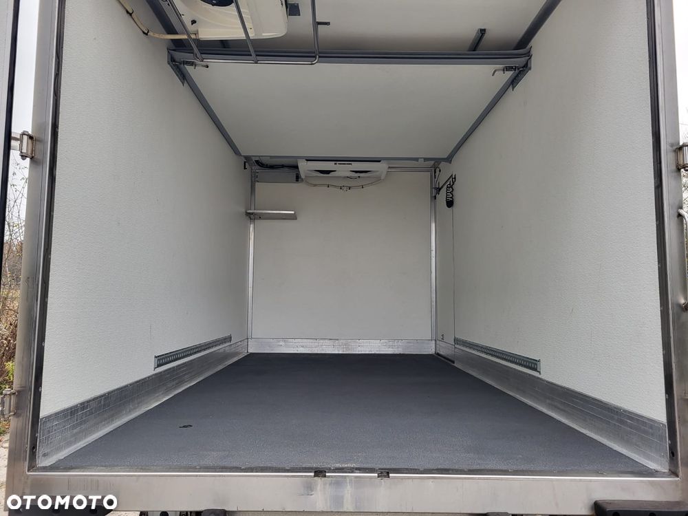 Iveco Daily 35S12 2017r SALON 147 tyś km Chłodnia Mroźnia Izoterma Agregat Winda KLIMA Zasilanie 230V - 10