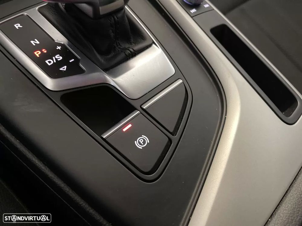 Audi A4 Avant 30 TDI S tronic - 30
