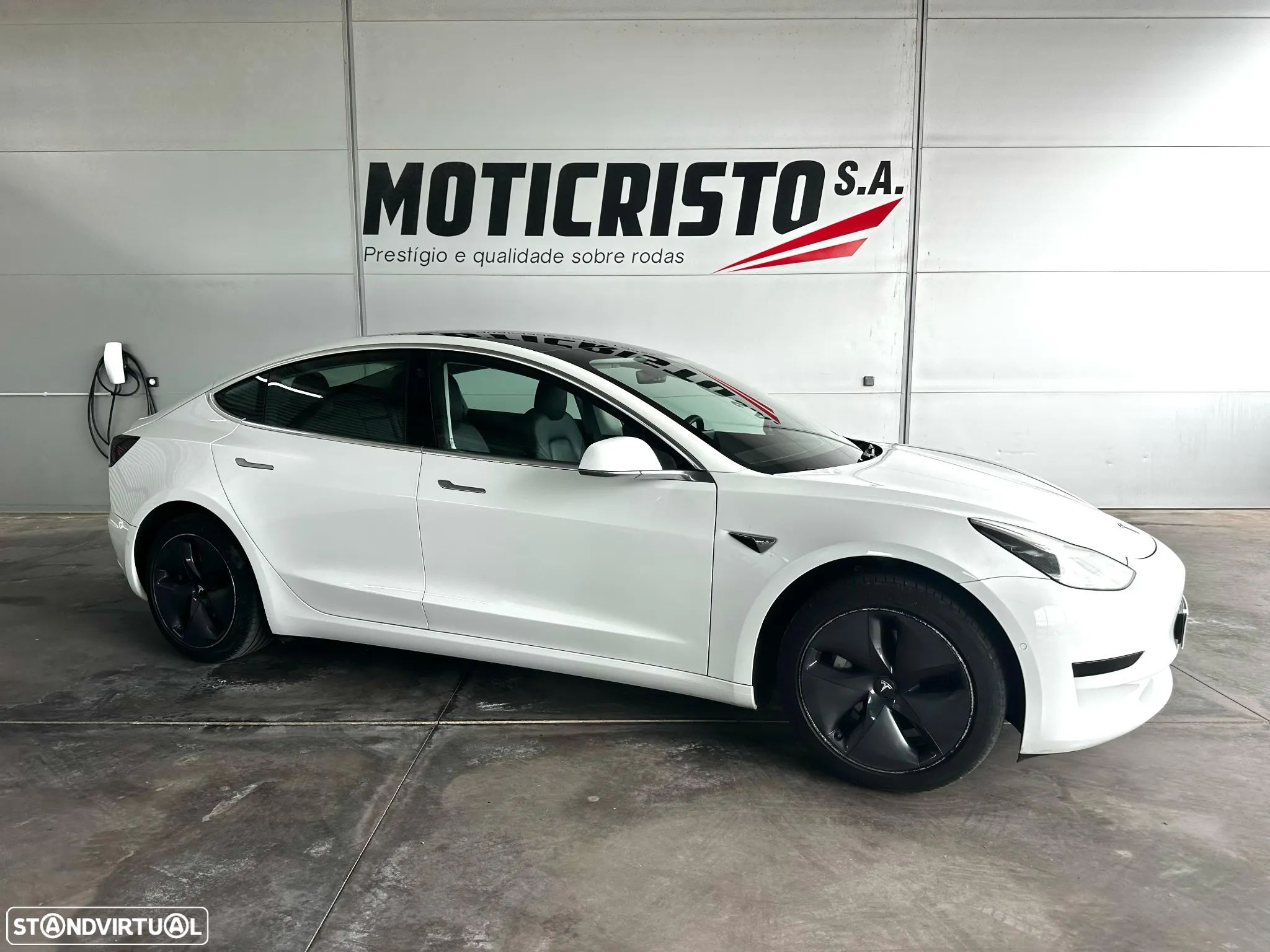 Tesla Model 3 Standard Range Plus RWD - 1