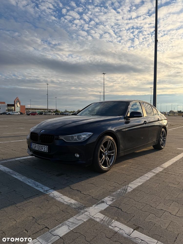 BMW Seria 3 316i - 13