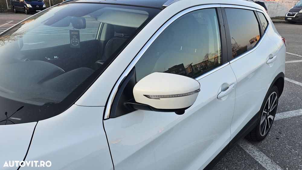 Nissan Qashqai 1.6 DCI Xtronic TEKNA+ - 32