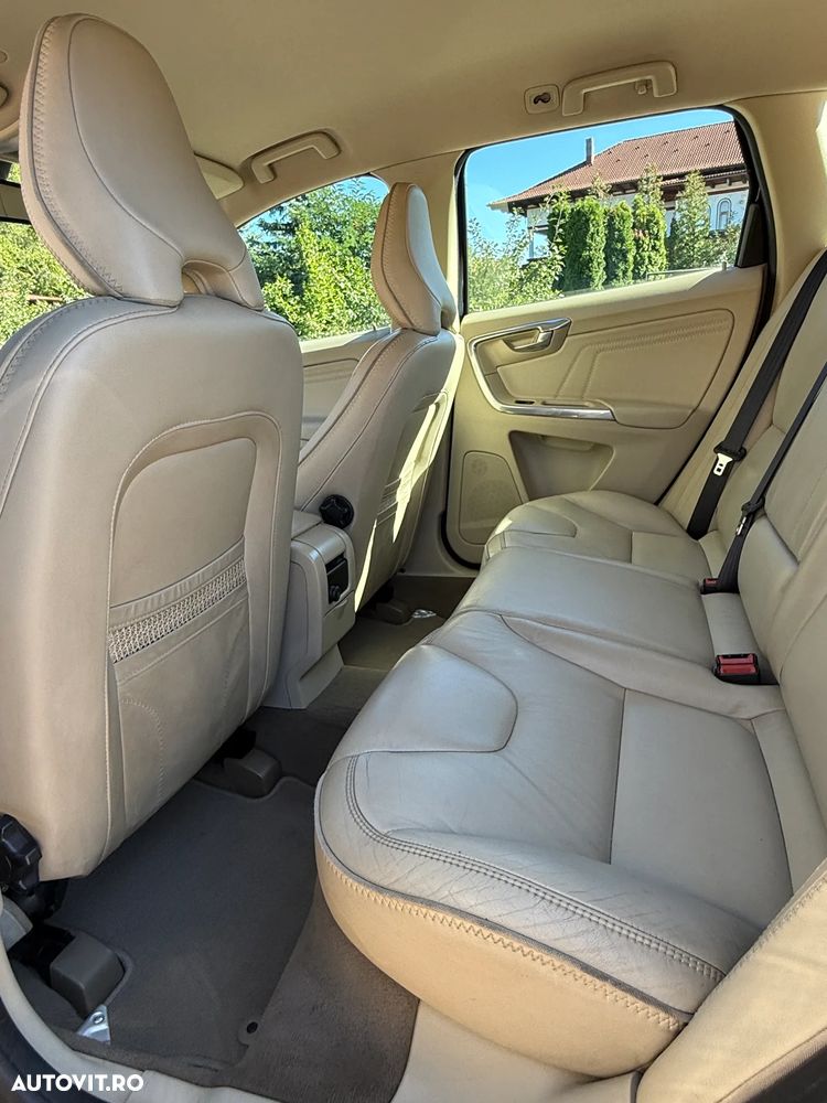 Volvo XC 60 D4 AWD Geartronic Ocean Race - 12