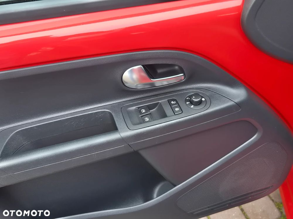 Volkswagen up! - 14