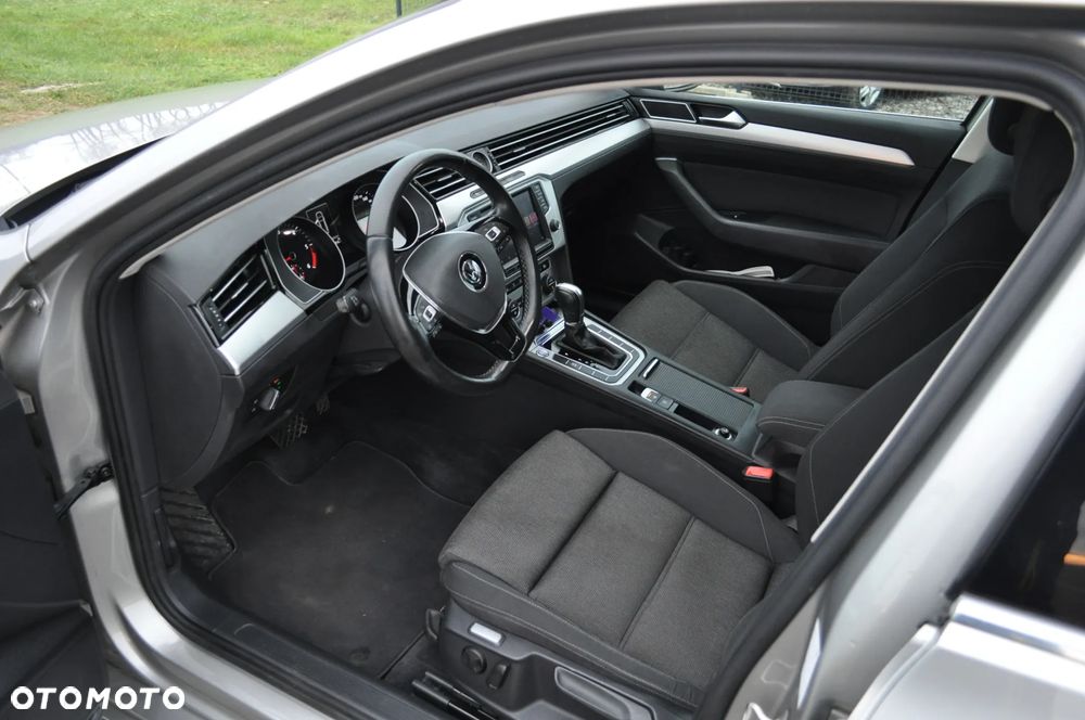 Volkswagen Passat 1.6 TDI (BlueMotion Technology) DSG Comfortline - 13