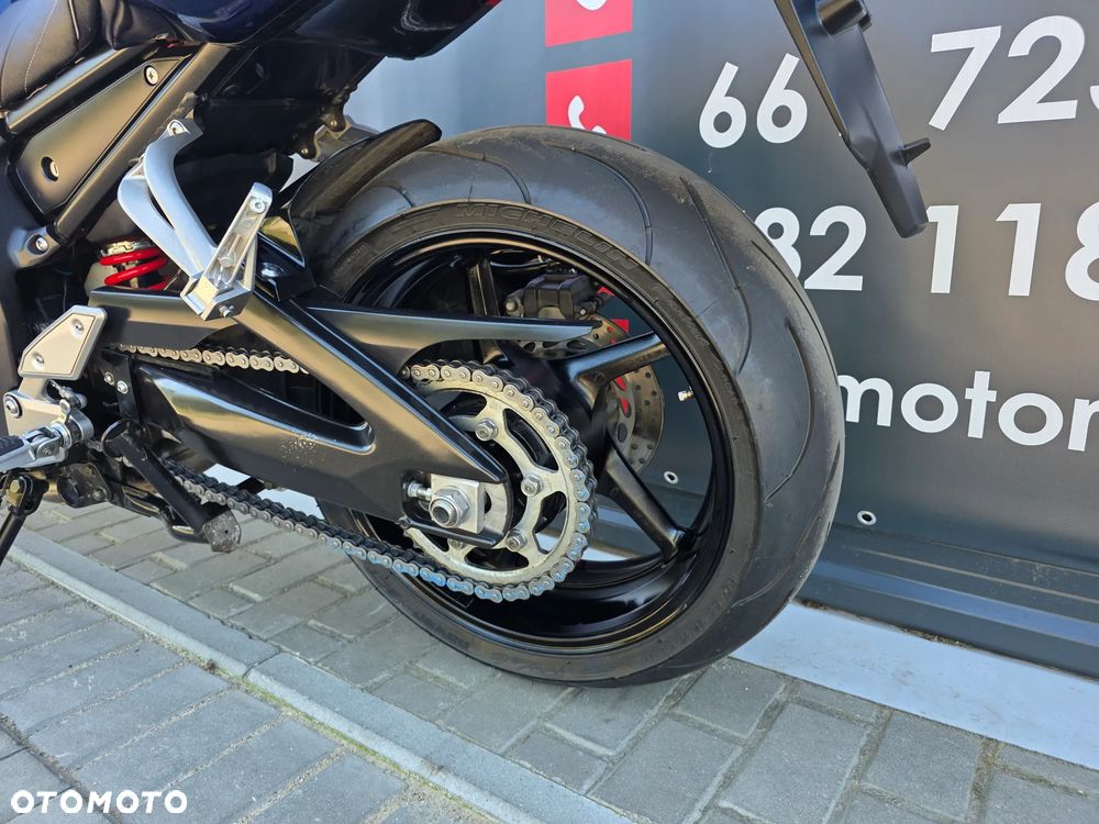 Yamaha FZ - 21