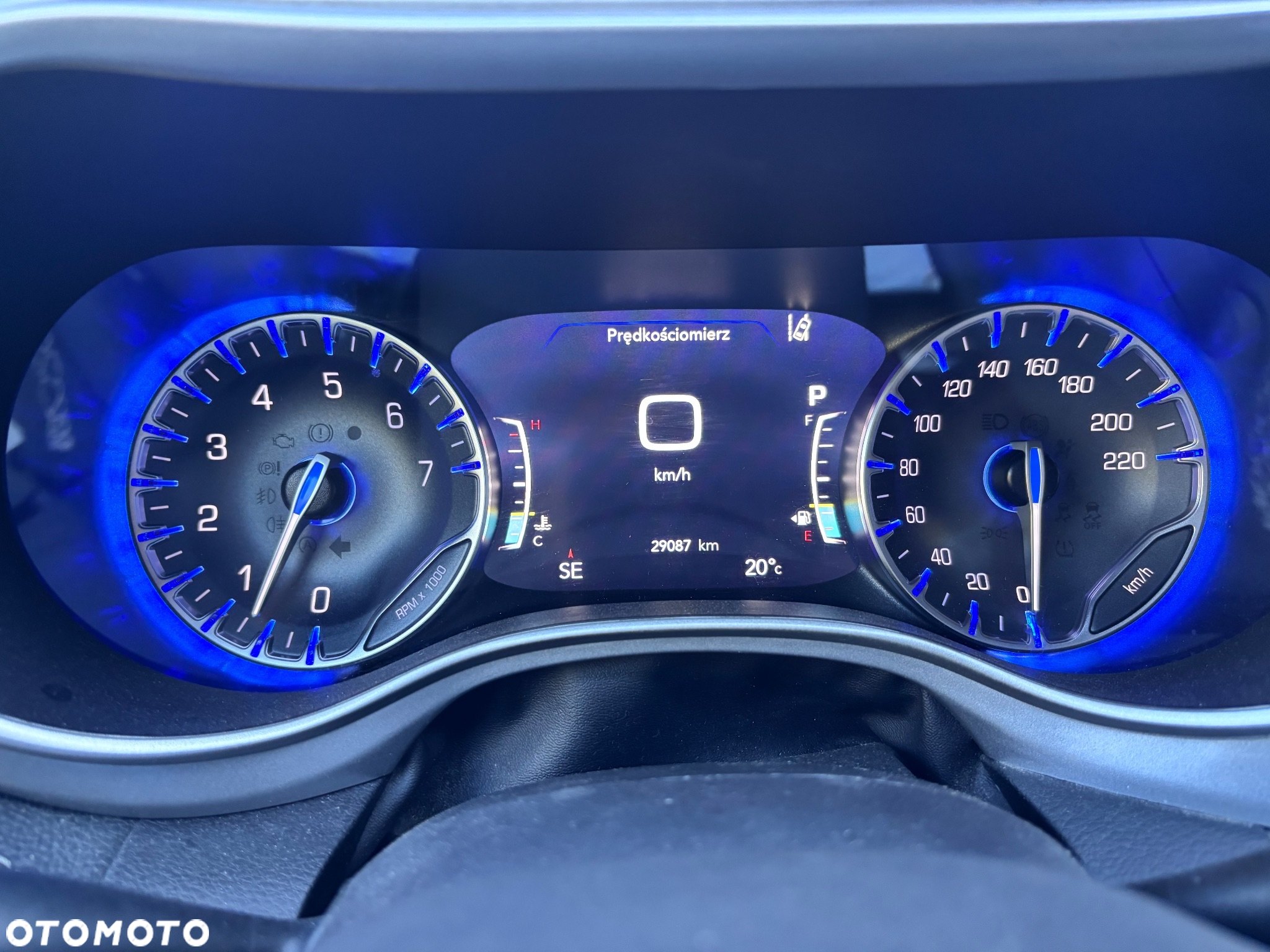 Chrysler Pacifica - 33