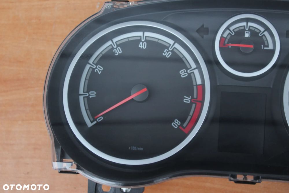 LICZNIK ZEGARY OPEL CORSA D 1.4 B 13264269 P0013264269 DS EUROPA - 2