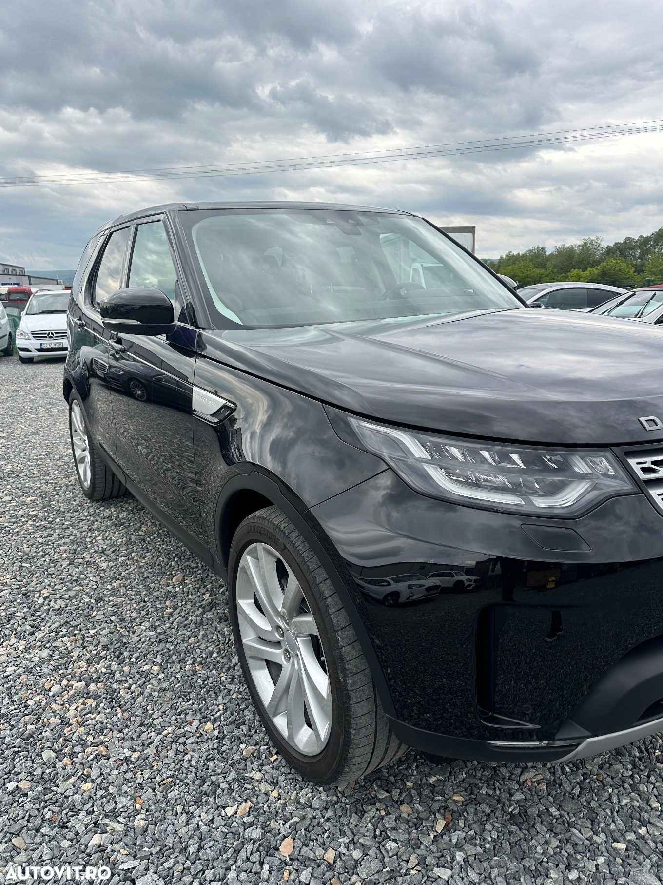 Land Rover Discovery 2.0 L SD4 HSE Luxury - 4