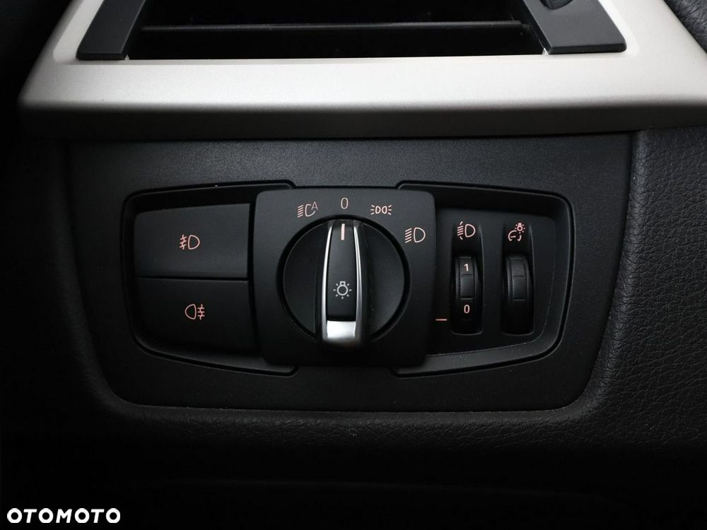 BMW Seria 3 318d Advantage - 33