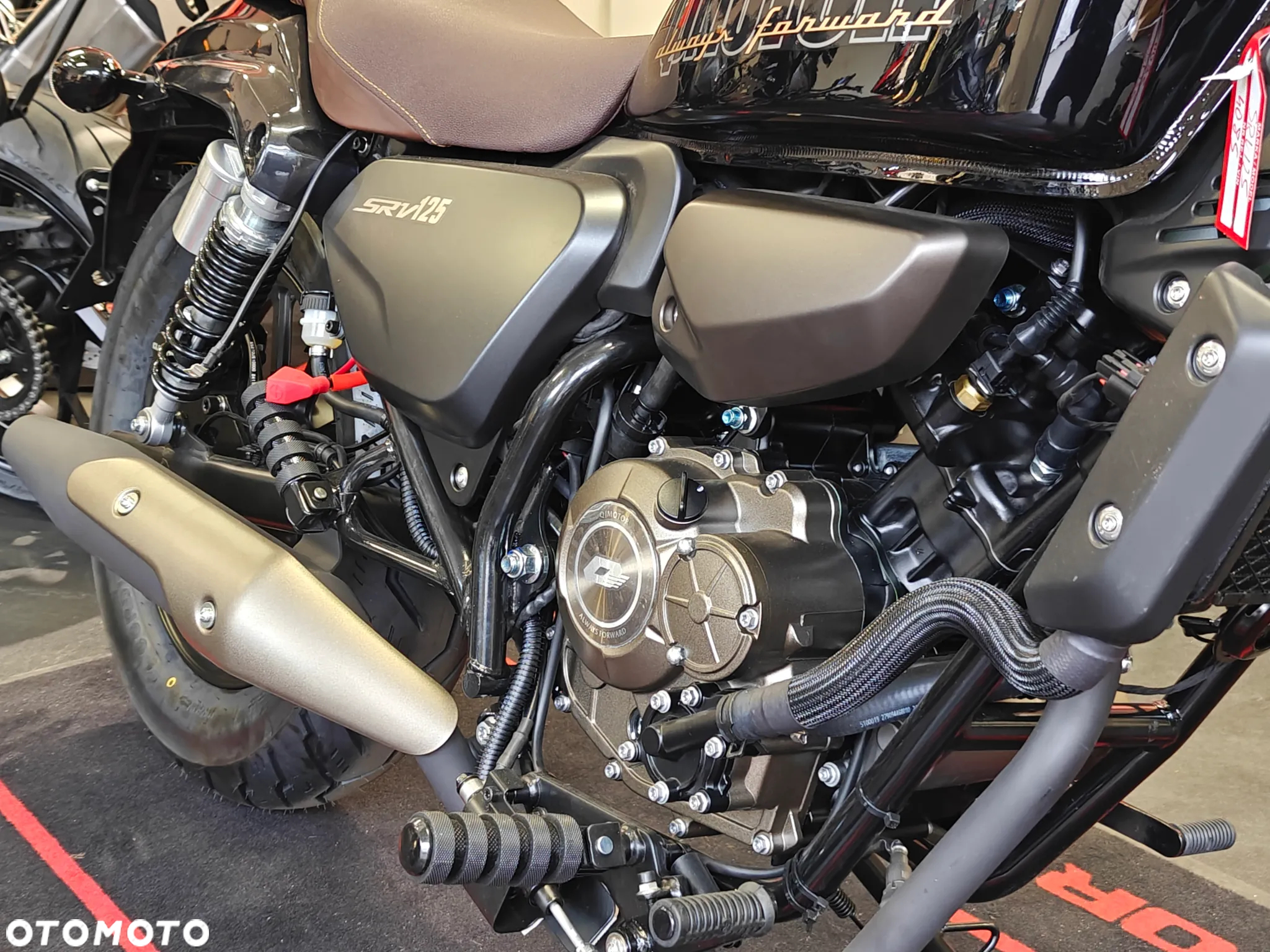 QJMOTOR SRV 125 - 6