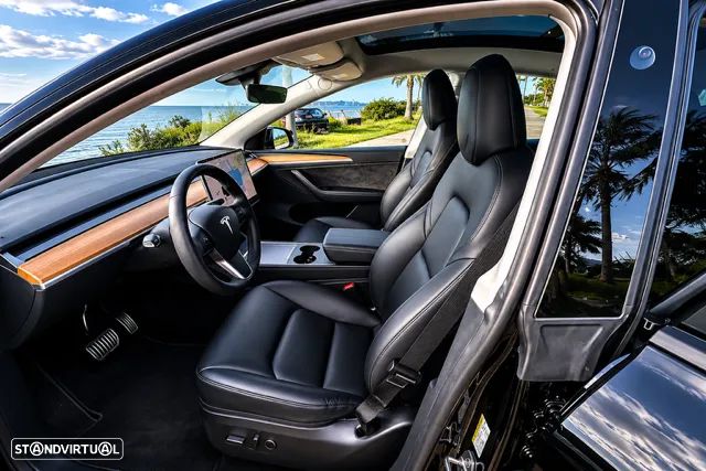 Tesla Model Y Long Range Dual Motor AWD - 4