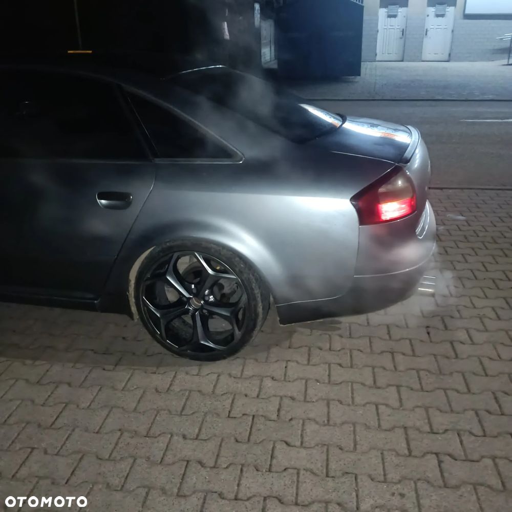 Audi A6 Limousine 2.4 - 3