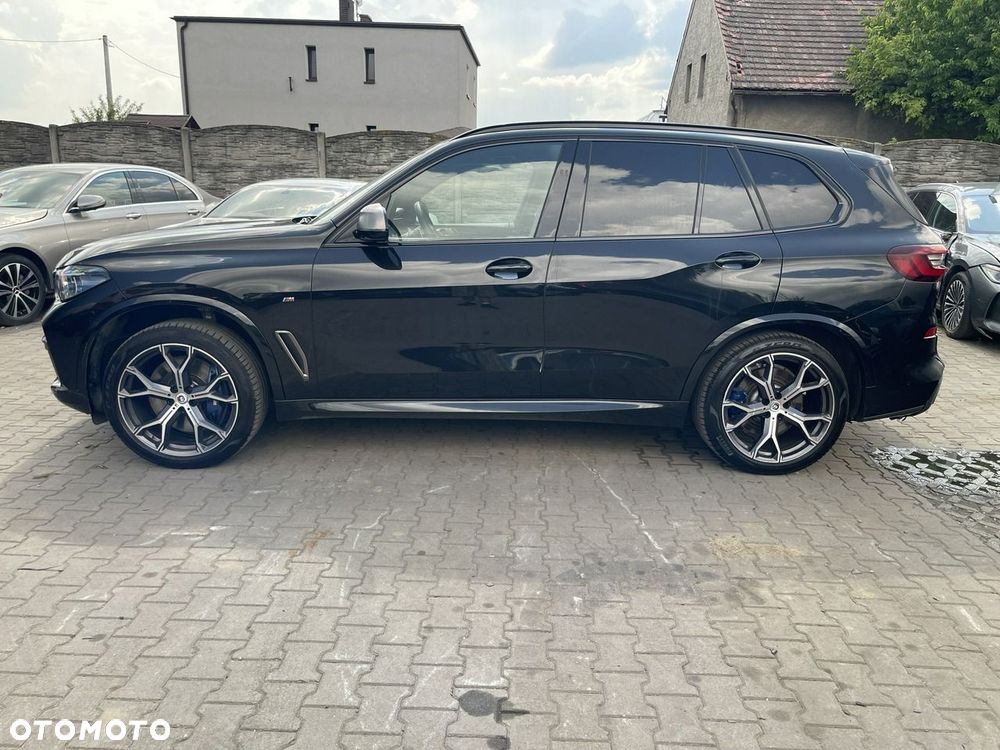 BMW X5 M M50i - 12