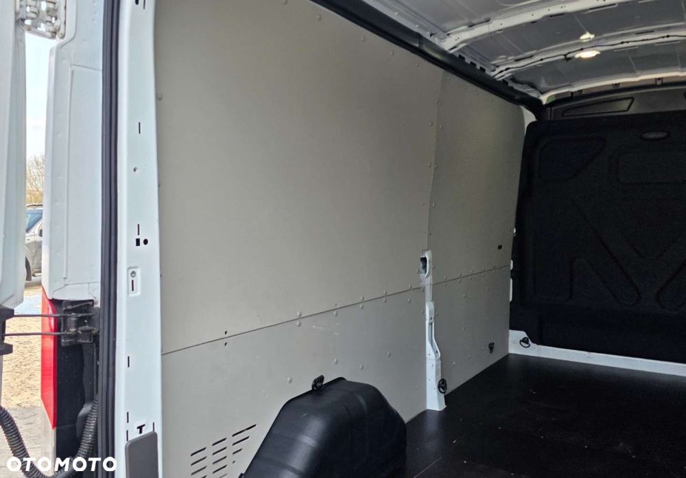 Ford Transit - 26