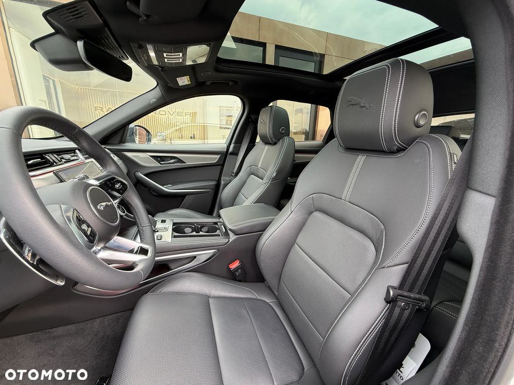 Jaguar F-Pace D200 AWD R-Dynamic SE - 14
