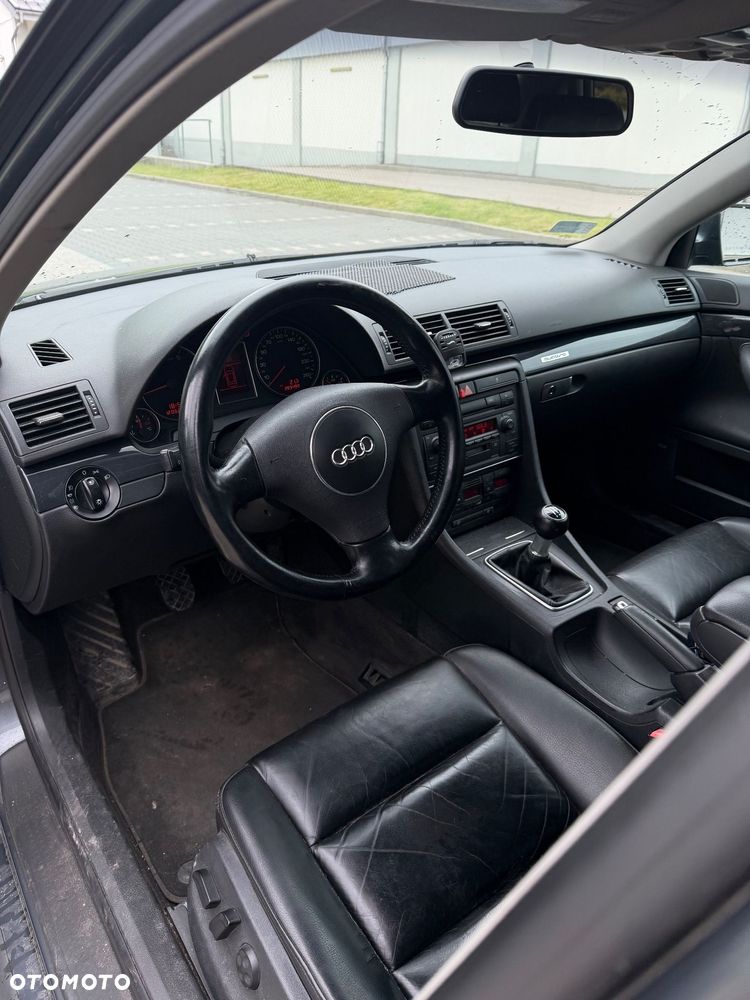 Audi A4 Limousine - 18