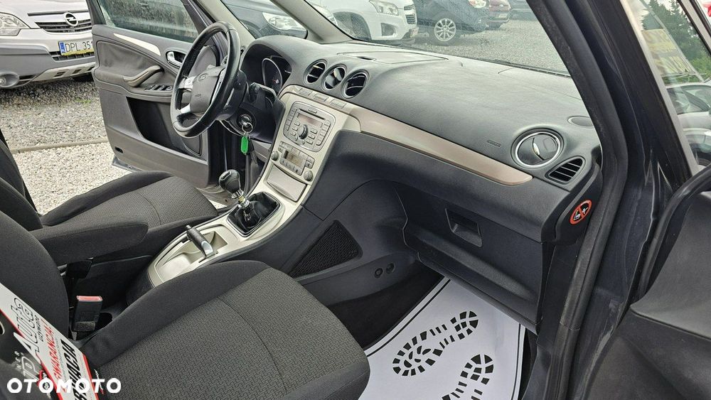 Ford Galaxy - 25