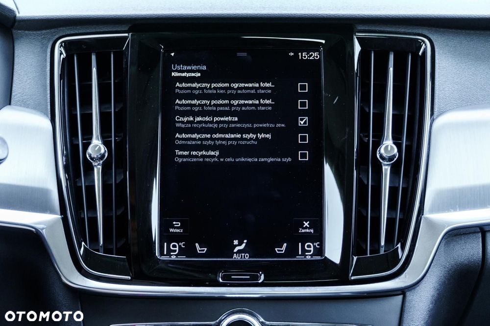 Volvo V90 D4 Momentum - 21