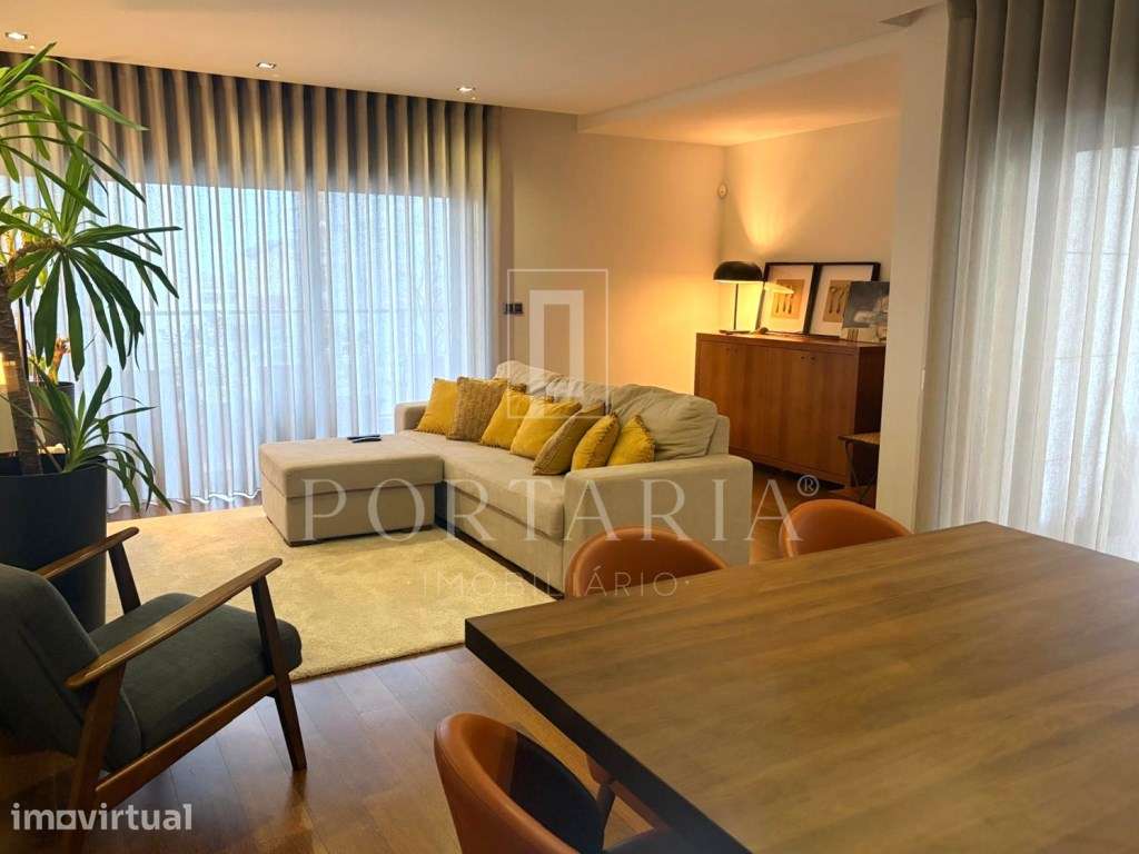 Apartamento T4 com terraço e garagem fechada em Aveiro - Grande imagem: 4/34
