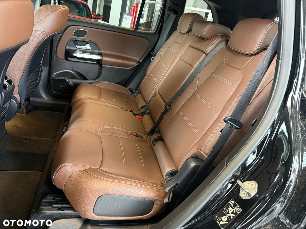 Mercedes-Benz GLB - 13