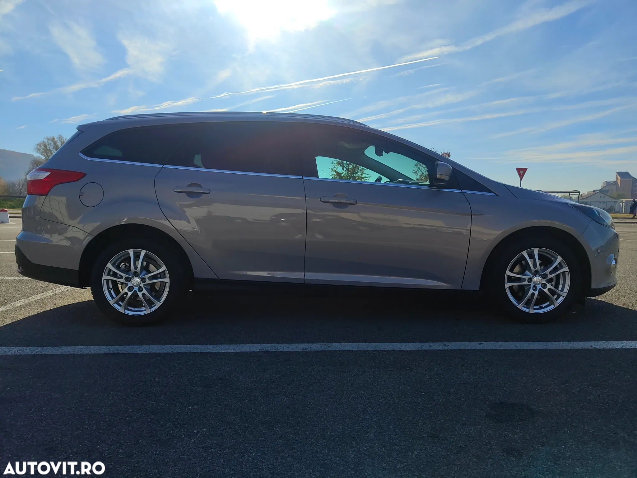 Ford Focus Turnier 1.6 TDCi ECOnetic 88g Start-Stopp-Sy Trend - 6