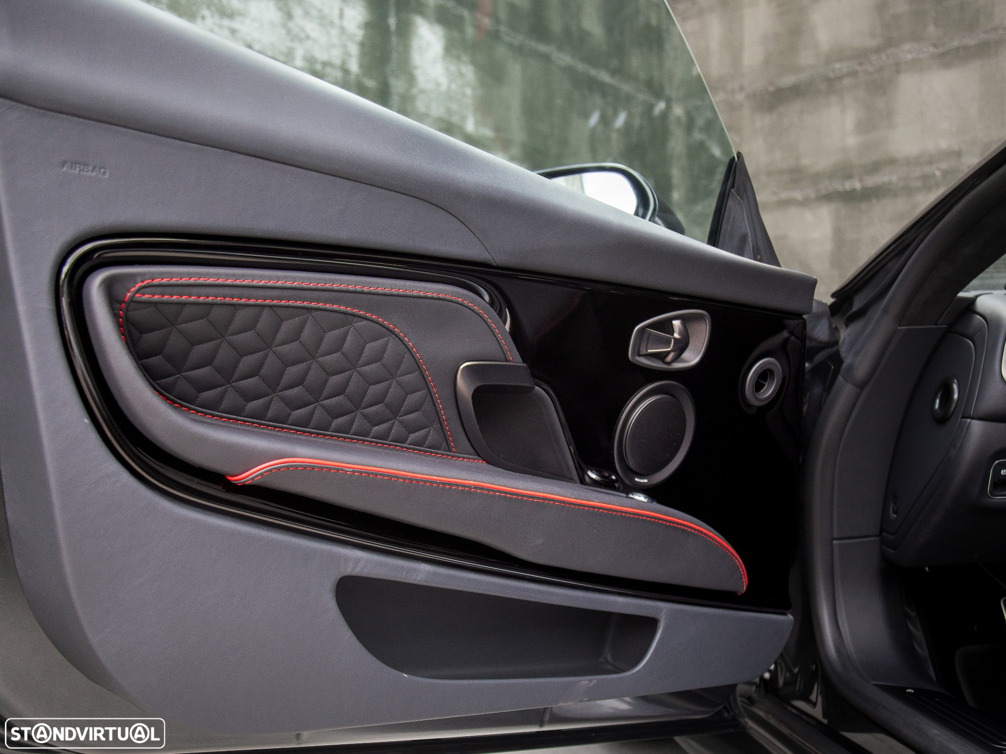 Aston Martin DBS Volante Superleggera - 32