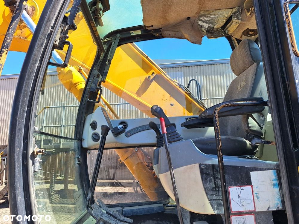 JCB Js 210L - 11