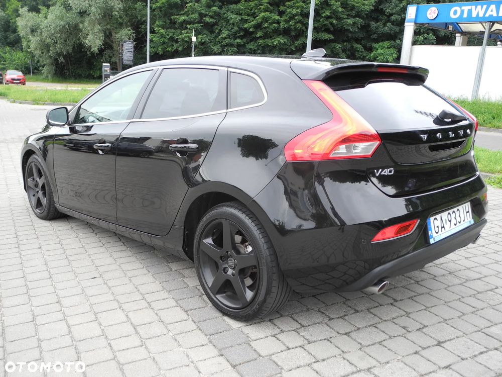 Volvo V40 D4 Geartronic Momentum - 4