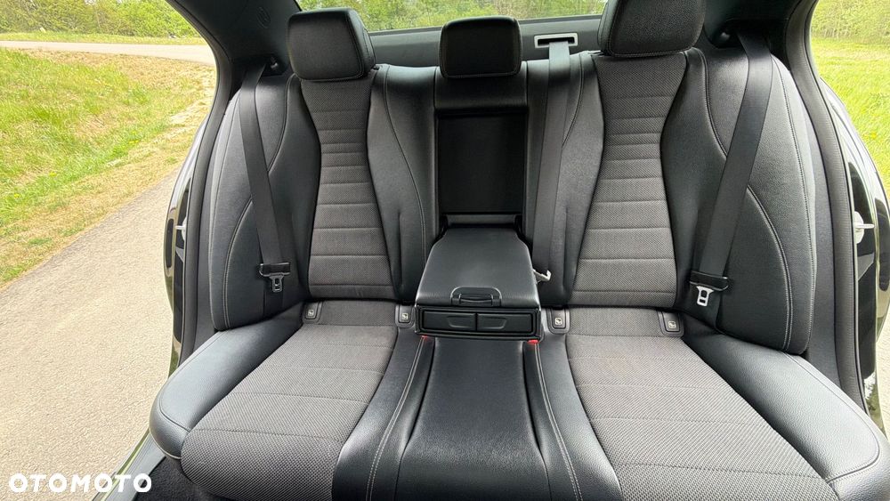 Mercedes-Benz Klasa E 220 d 9G-TRONIC - 27