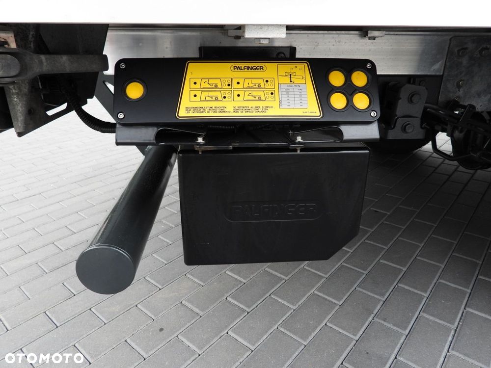 Iveco DAILY 35S18 PLANDEKA WINDA 8 PALET WEBASTO TEMPOMAT LEDY ASO KLIMATYZACJA  180KM - 23