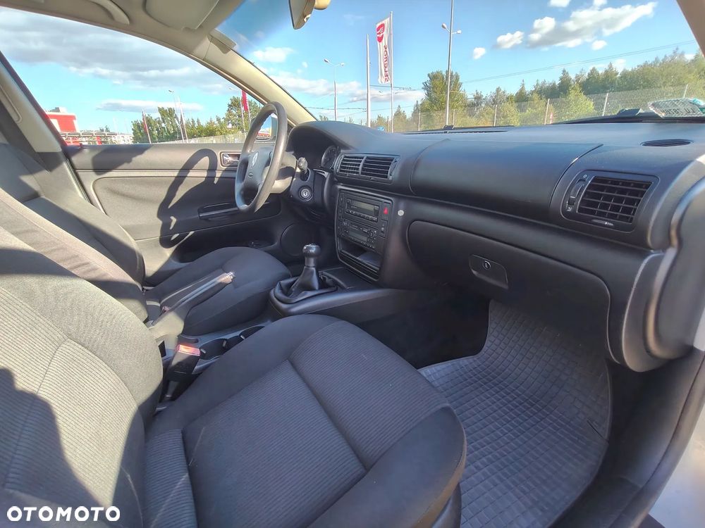 Volkswagen Passat 1.9 TDI Basis - 12