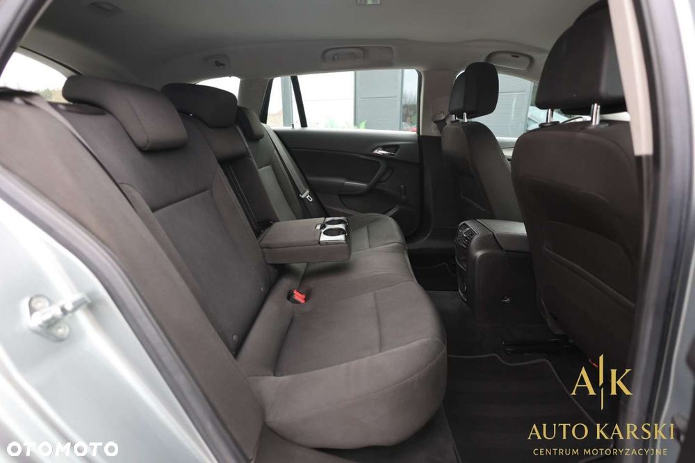 Opel Insignia - 35