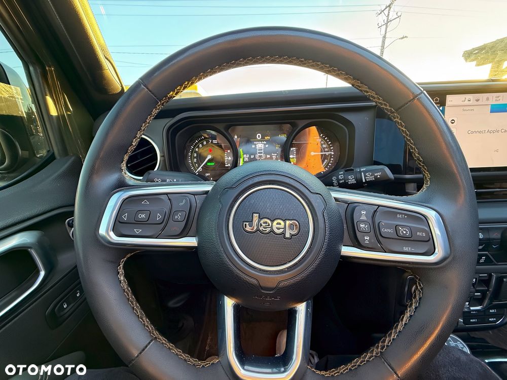 Jeep Wrangler - 10