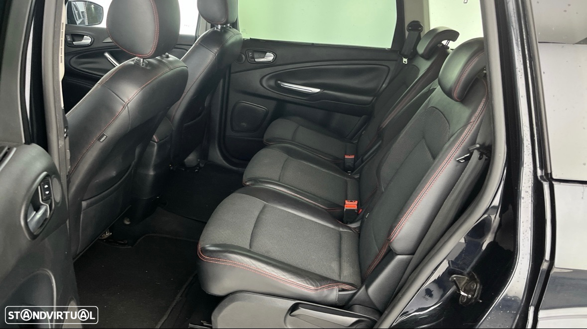 Ford S-Max 2.2 TDCi Titanium 7L - 12