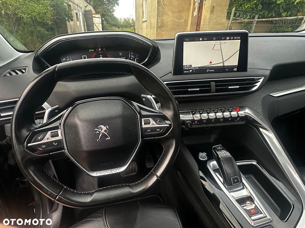 Peugeot 5008 PureTech 130 EAT8 Stop & Start Allure Pack - 28