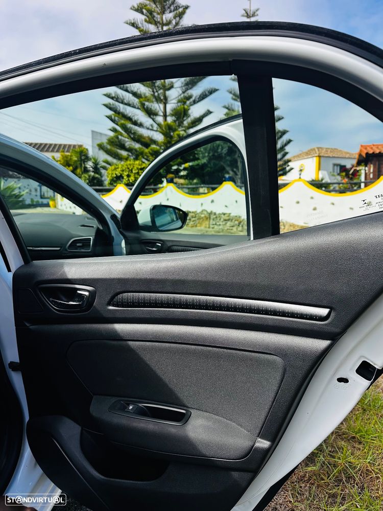 Renault Mégane 1.5 dCi Zen - 11