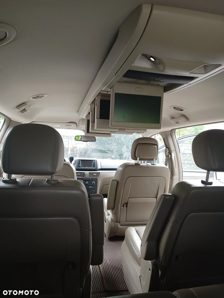 Volkswagen Routan - 20
