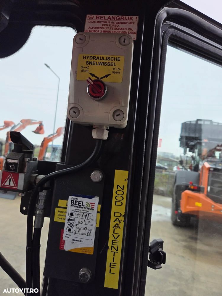 Hitachi GRAIFER deschidere 1,5m pe SENILE, cabina INALTIBILA, Masa operationala 20,3tone, LANT NOU, PAPUCI NOI, Gresare automata, Camera spate, 2017, 8.575h, cupla rapida, motor Isuzu 174CP, 3 pompe HITACHI, posibilitate leasing, STARE FOARTE BUNA-89.900 EUR - 31