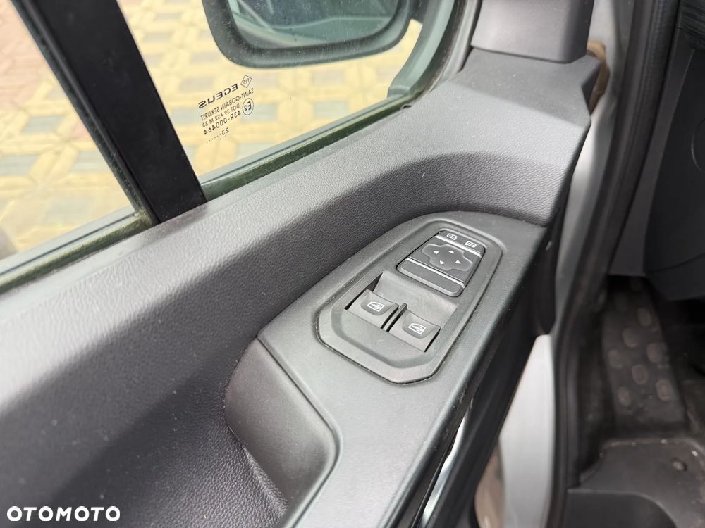 Renault Trafic - 15