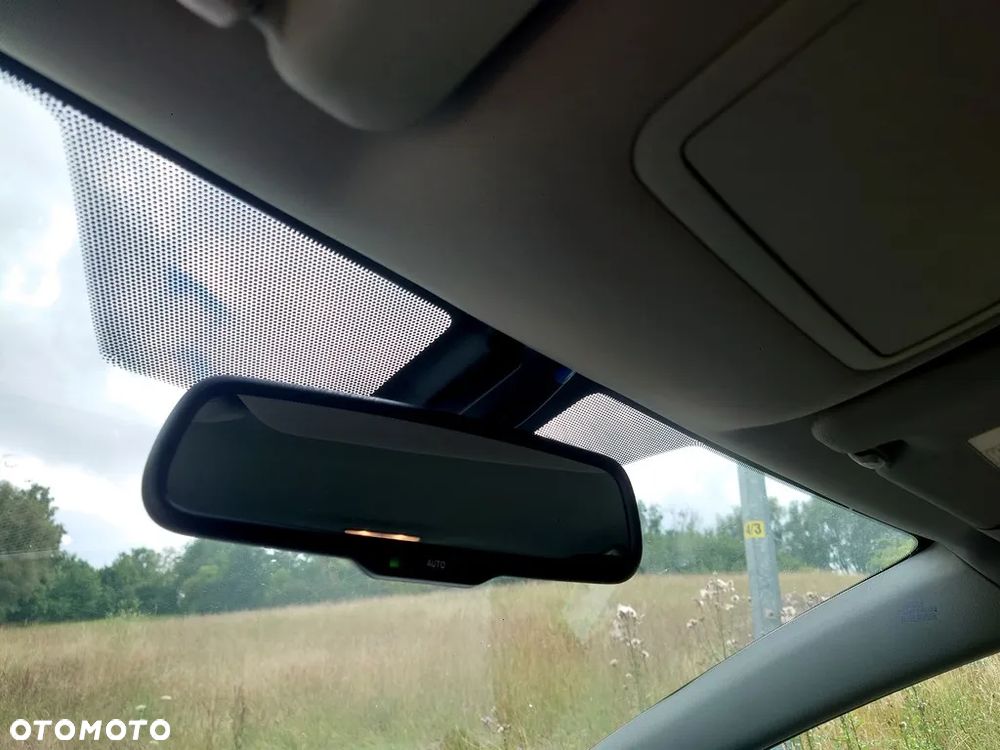 Toyota Avensis 1.8 Sol - 24