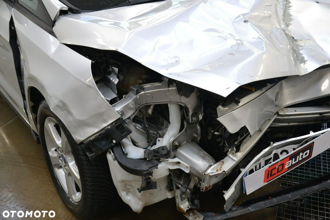 Ford S-Max - 12