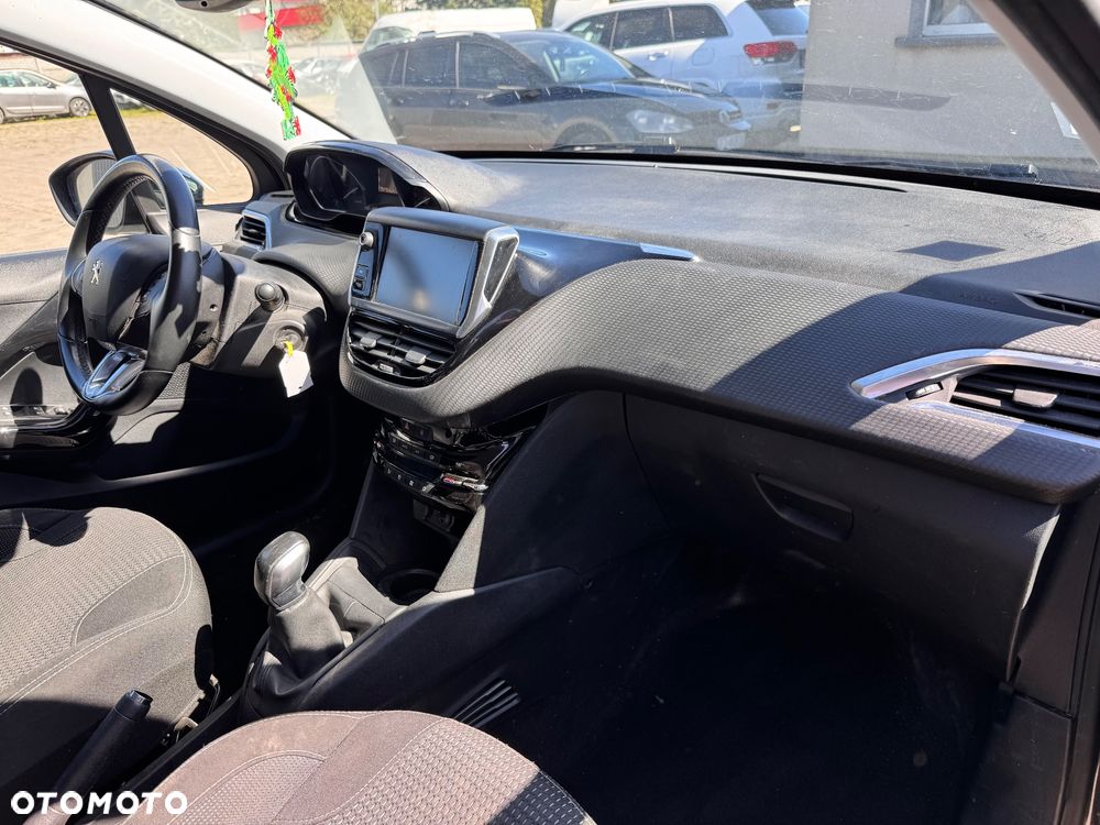 Peugeot 208 82 VTI Allure - 10