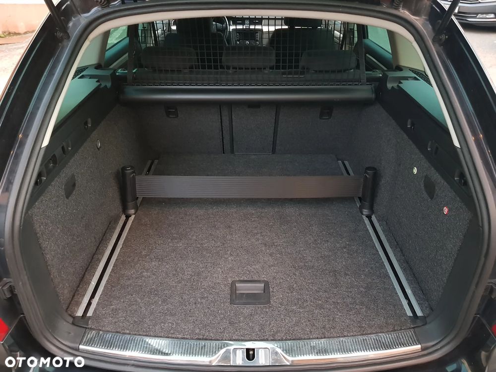 Skoda Superb 2.0 TDI Business DSG - 17