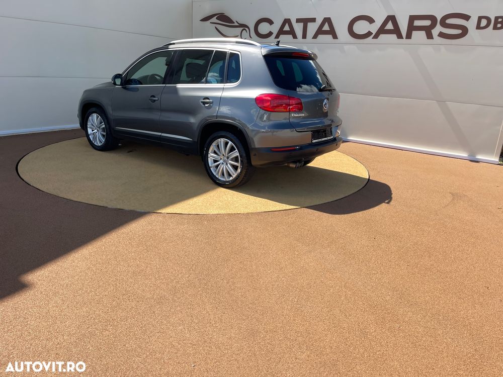 Volkswagen Tiguan 2.0 TDI SCR BlueMotion Technology Lounge Sport & Style - 9