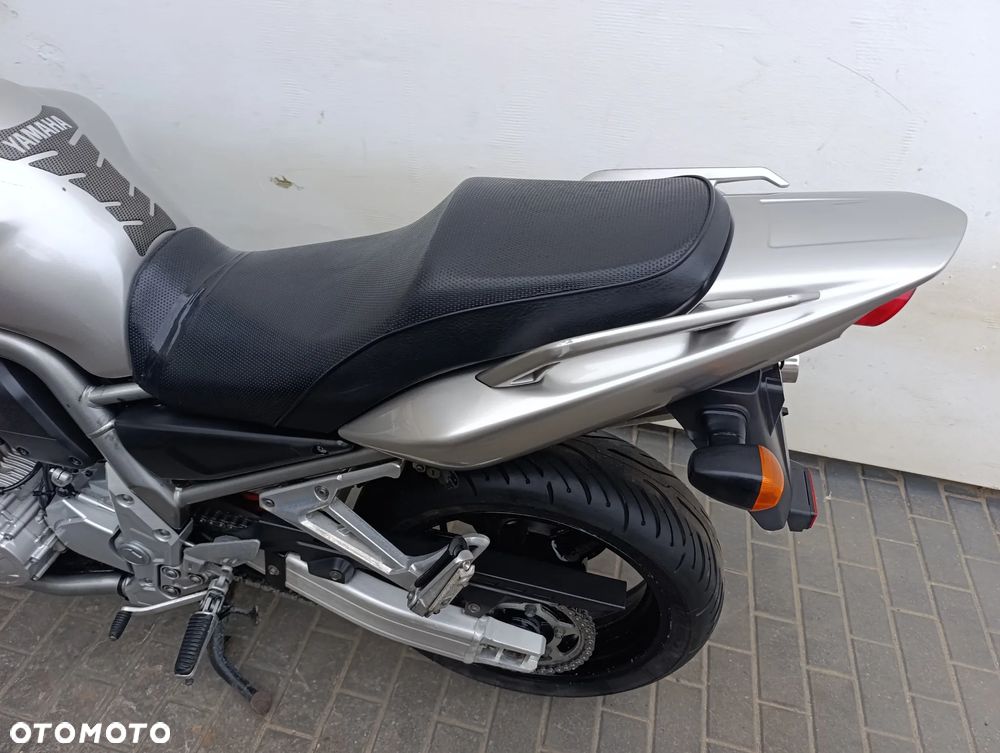 Yamaha FZS - 16