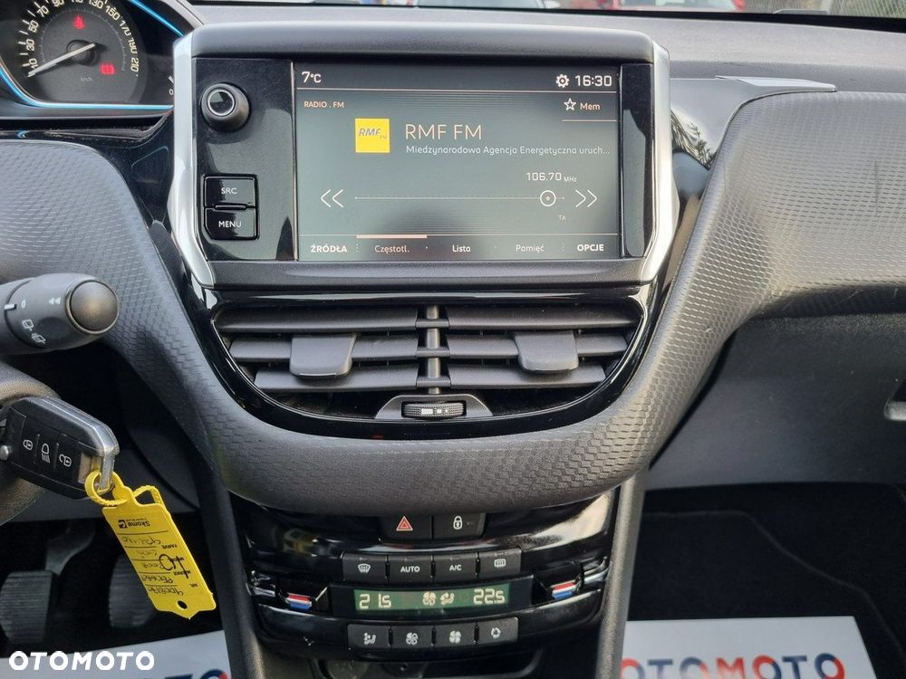 Peugeot 2008 1.2 Pure Tech Allure S&S - 18