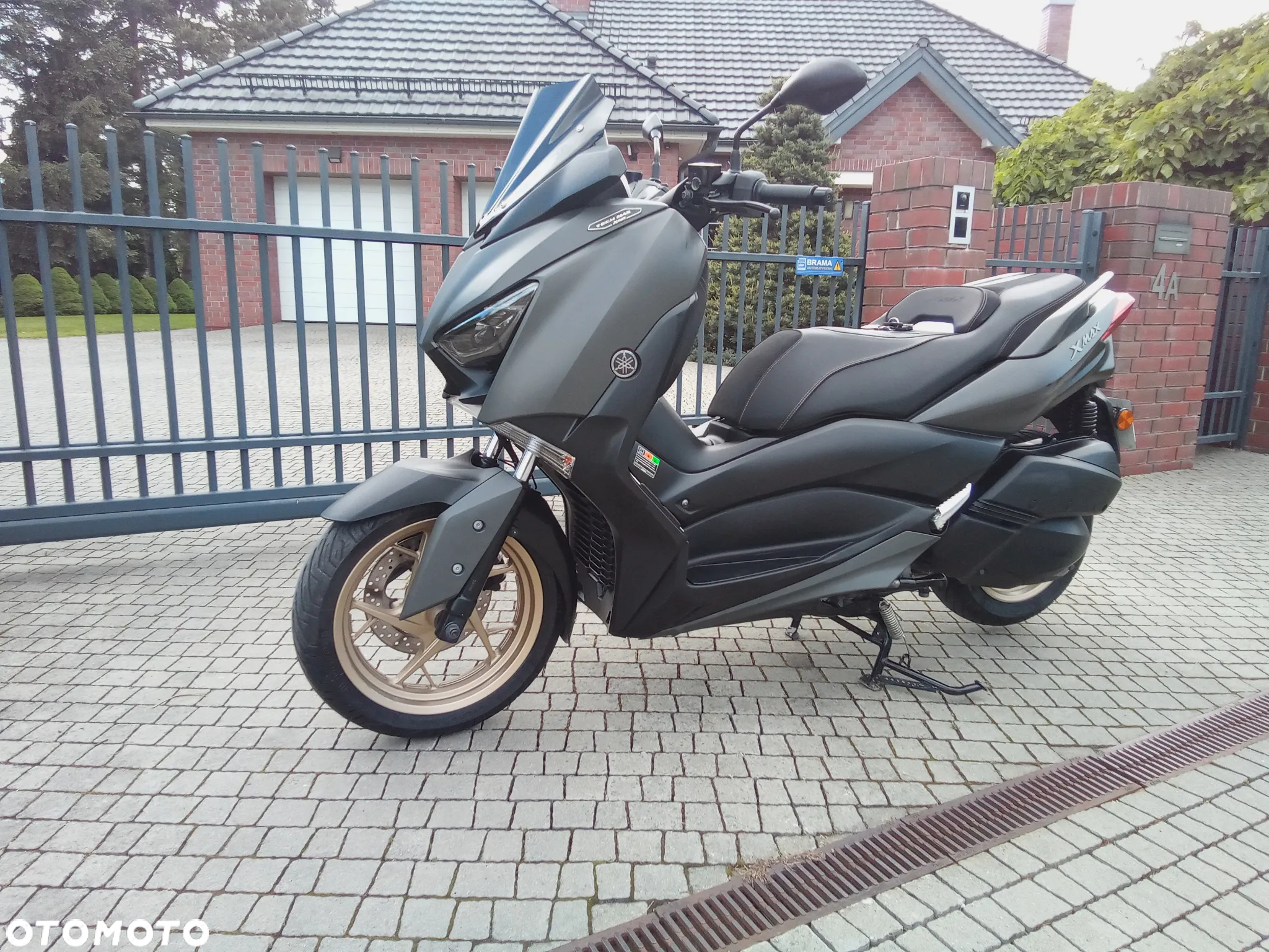 Yamaha X-max - 10
