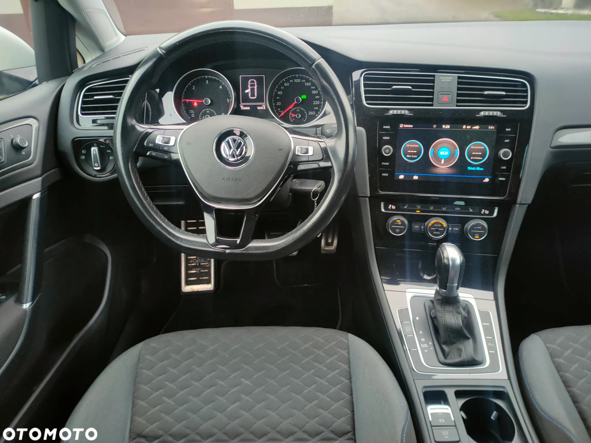Volkswagen Golf - 8