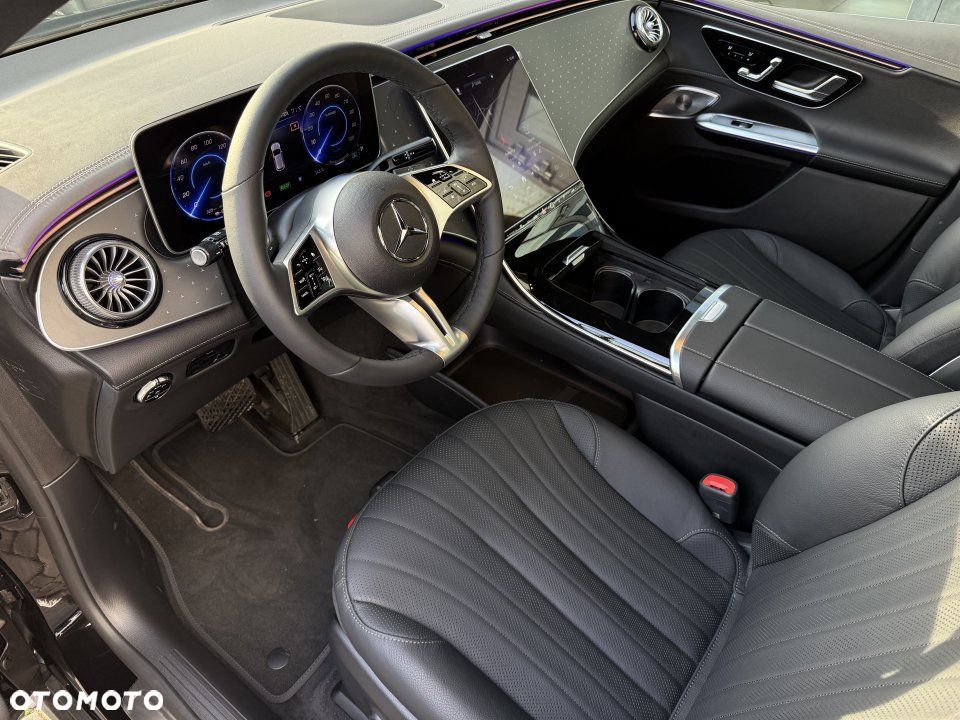 Mercedes-Benz EQE - 7